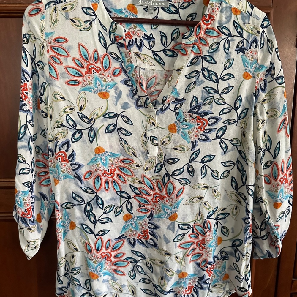 Daniel Rainn Women's Hi-Lo Multicolor Blue Orange White Floral Top Size M NWOT